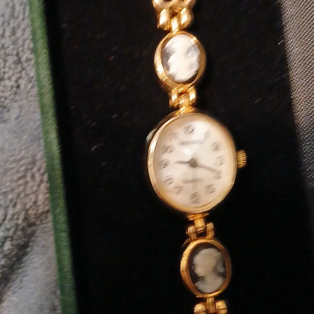 Geneva delicate bracelet
